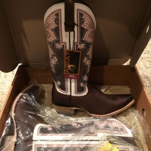 Brand New Ariat Cowboy Boots Women’s 9.5
